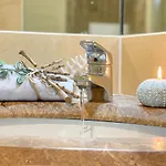 Lacasadicarla Holiday home Is Traias